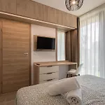 Pool View Azur Deluxe & Apartamento