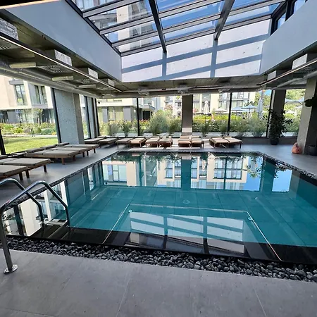 Апартамент Pool View Azur Deluxe & *