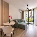 Pool View Azur Deluxe & *