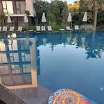 Pool View Azur Deluxe & *