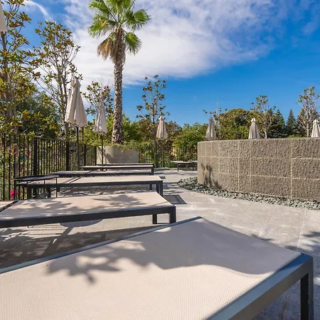 Pool View Azur Deluxe & Apartamento