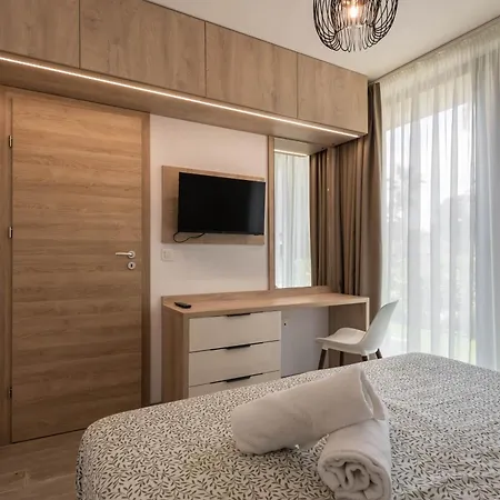 Pool View Azur Deluxe & Apartamento