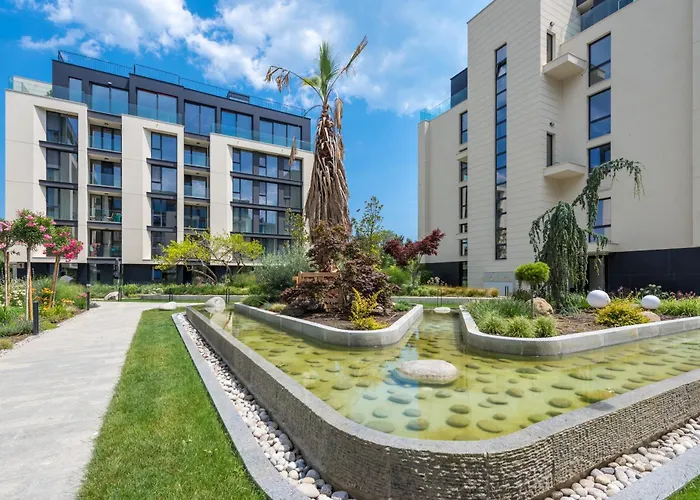 Pool View Azur Deluxe & Apartment