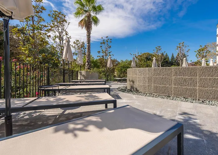 Pool View Azur Deluxe & Apartment