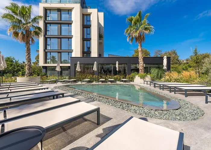 Apartment Pool View Azur Deluxe & *