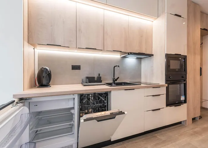 Pool View Azur Deluxe & Apartment *